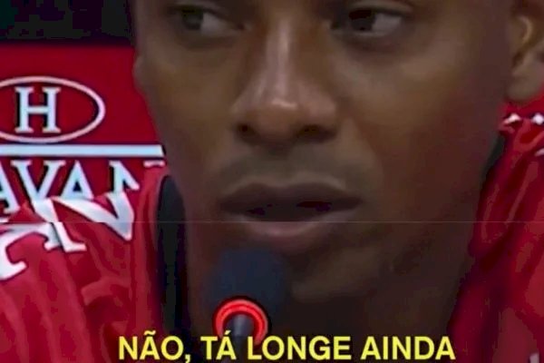 Fernandinho rejeita comparação do Athletico com o Manchester City