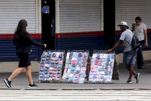 Brasil bate recorde de trabalhadores autônomos e sem carteira assinada