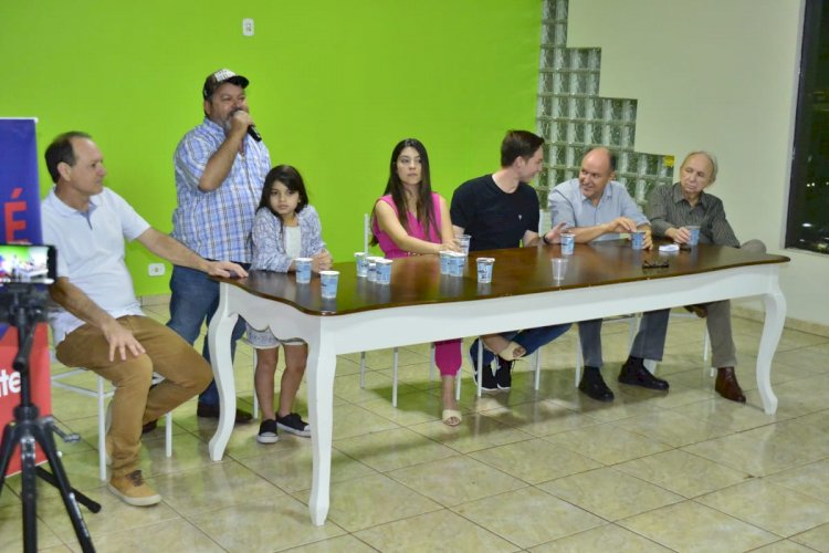 Emedebistas de Rio Brilhante recebem Carlos Bernardo em noite de festa