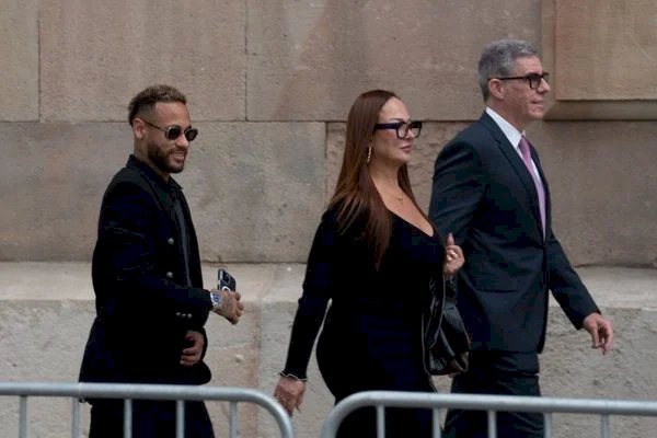 Neymar é dispensado de julgamento por crime de corrupção privada