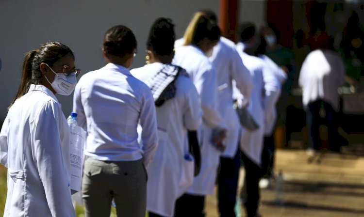 Estudo mostra desproporção entre população e número de médicos