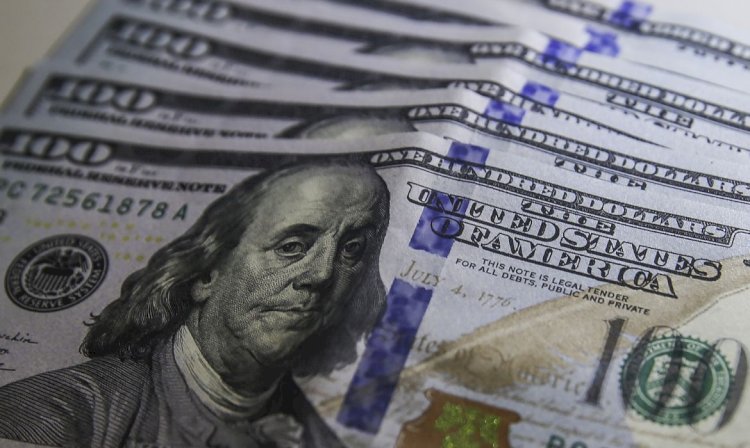 Dólar sobe para R$ 5,15 e fecha no maior valor desde março