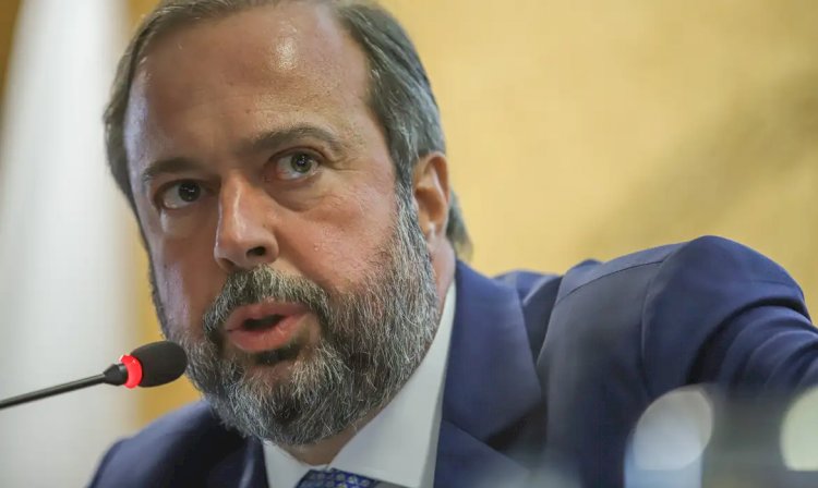 Ministro quer modernização de contratos com distribuidoras de energia