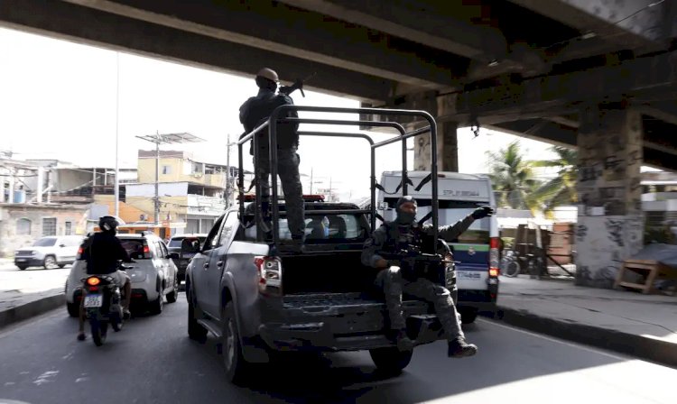 Terceiro dia de megaoperação no Rio mira transporte clandestino