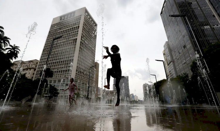 Inmet alerta para onda de calor que chega ao país nos próximos dias